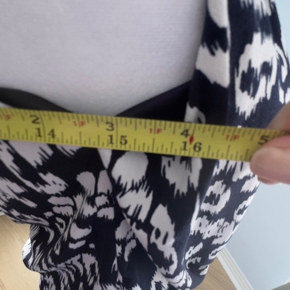 Black & White Geometric Pattern Maxi Dress Size 6 - Picture 8 of 11